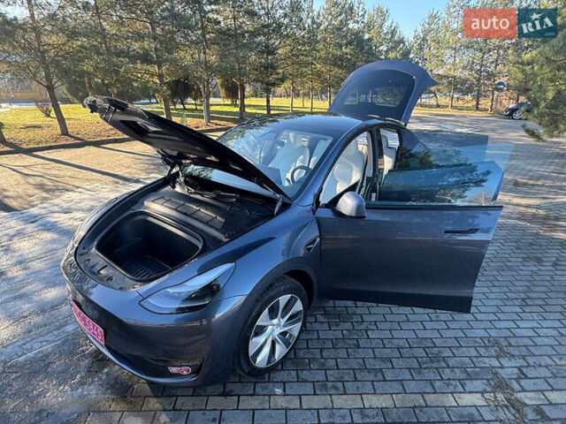 Серый Тесла Model Y, объемом двигателя 0 л и пробегом 9 тыс. км за 29500 $, фото 42 на Automoto.ua