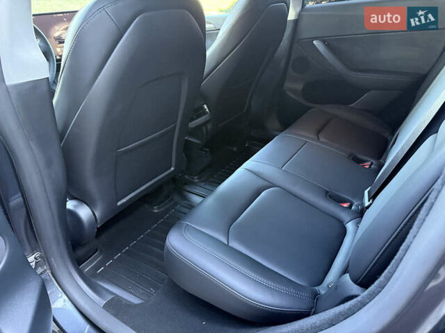 Серый Тесла Model Y, объемом двигателя 0 л и пробегом 23 тыс. км за 29800 $, фото 12 на Automoto.ua