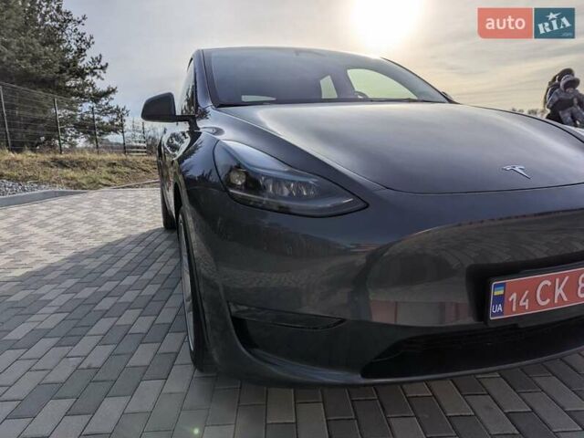 Серый Тесла Model Y, объемом двигателя 0 л и пробегом 29 тыс. км за 30500 $, фото 18 на Automoto.ua