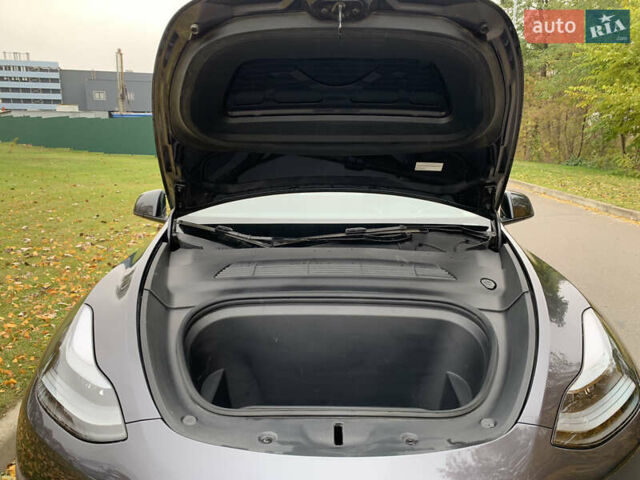 Серый Тесла Model Y, объемом двигателя 0 л и пробегом 14 тыс. км за 32300 $, фото 46 на Automoto.ua