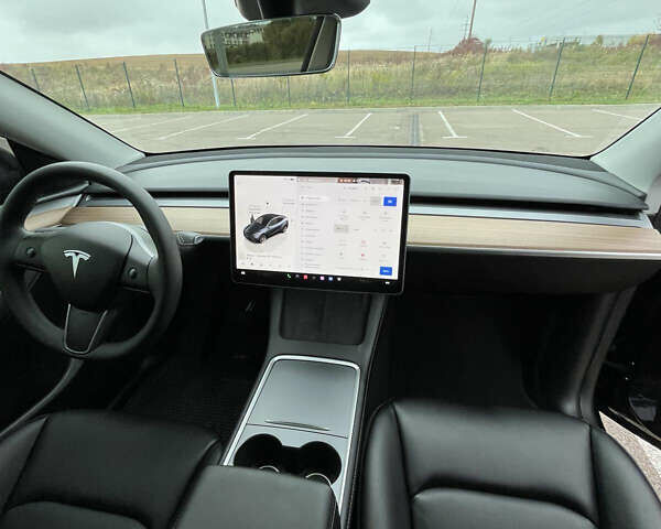 Тесла Model Y 2024 в Ровно на Automoto.ua Серый Тесла Model Y, объемом двигателя 0 л и пробегом 11 тыс. км за 33600 $, фото 8 на Automoto.ua