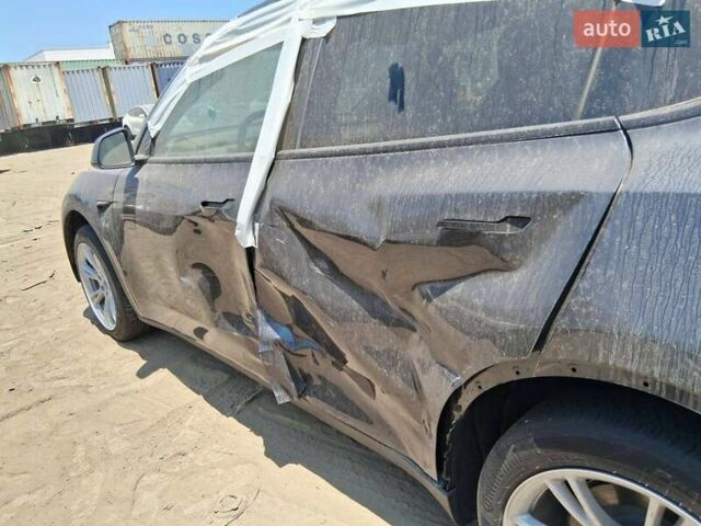 Серый Тесла Model Y, объемом двигателя 0 л и пробегом 13 тыс. км за 25500 $, фото 12 на Automoto.ua