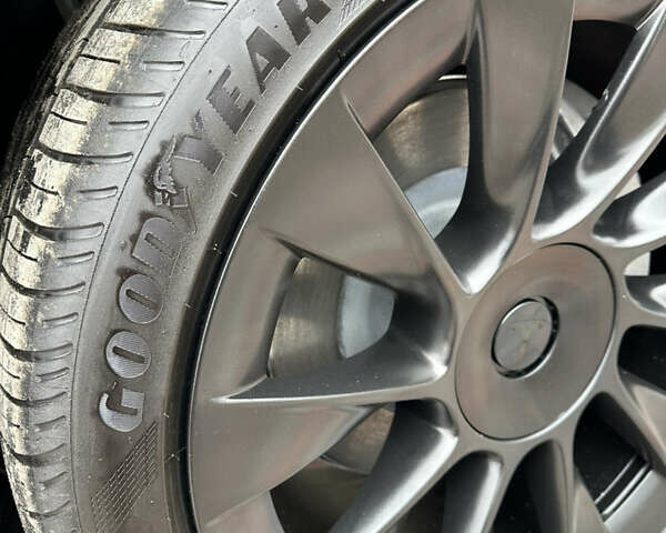 Серый Тесла Model Y, объемом двигателя 0 л и пробегом 1 тыс. км за 33300 $, фото 32 на Automoto.ua