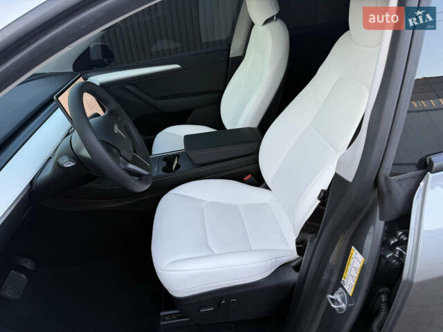 Серый Тесла Model Y, объемом двигателя 0 л и пробегом 9 тыс. км за 19800 $, фото 22 на Automoto.ua