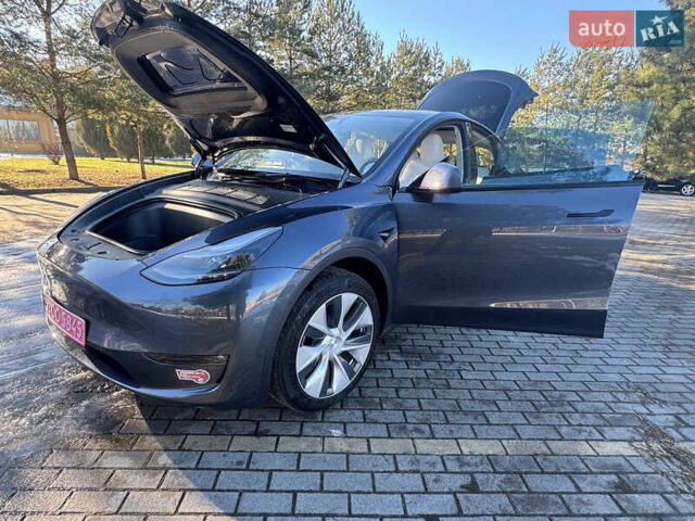 Серый Тесла Model Y, объемом двигателя 0 л и пробегом 9 тыс. км за 29500 $, фото 43 на Automoto.ua