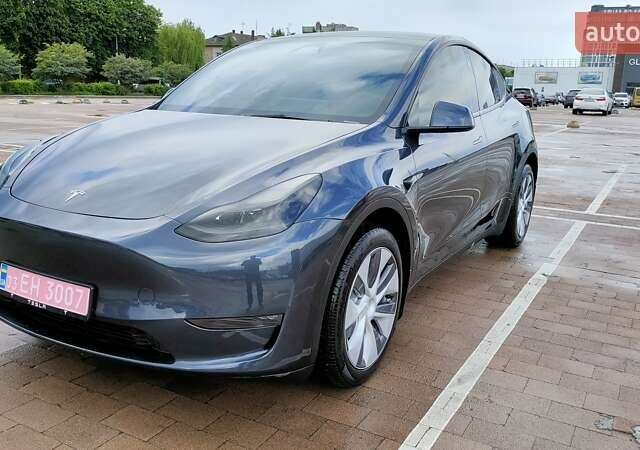 Серый Тесла Model Y, объемом двигателя 0 л и пробегом 11 тыс. км за 30599 $, фото 3 на Automoto.ua