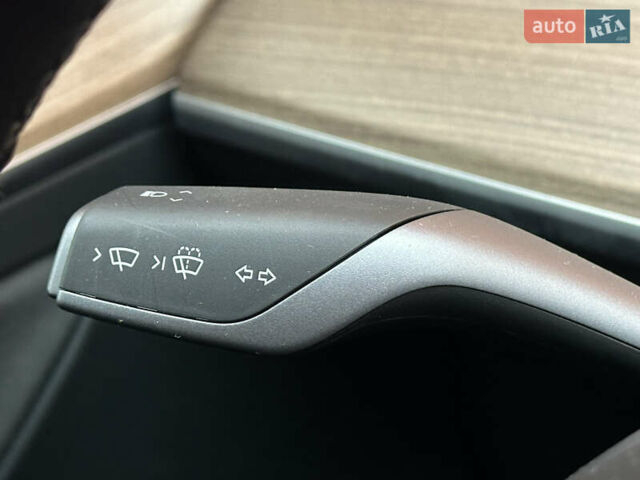 Серый Тесла Model Y, объемом двигателя 0 л и пробегом 2 тыс. км за 35490 $, фото 52 на Automoto.ua