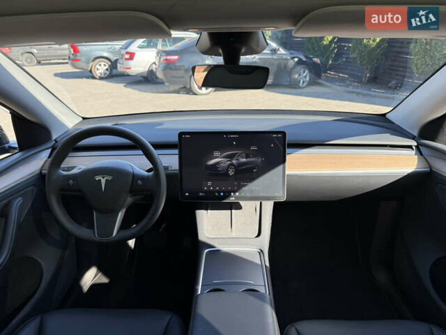 Серый Тесла Model Y, объемом двигателя 0 л и пробегом 12 тыс. км за 29500 $, фото 50 на Automoto.ua