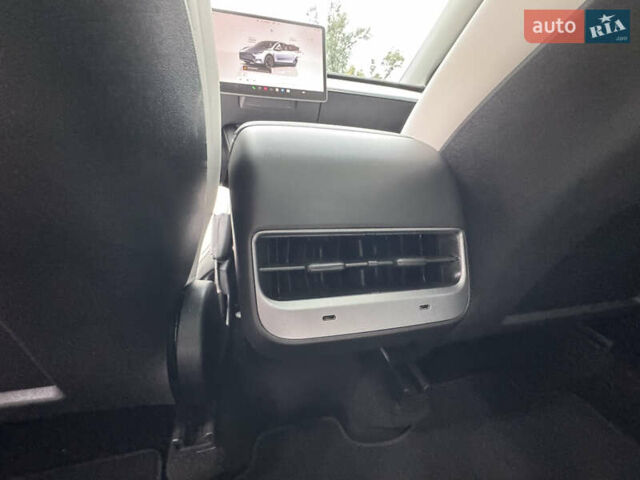 Серый Тесла Model Y, объемом двигателя 0 л и пробегом 7 тыс. км за 33999 $, фото 56 на Automoto.ua