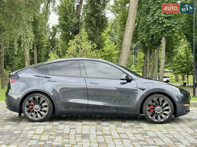 Серый Тесла Model Y, объемом двигателя 0 л и пробегом 7 тыс. км за 33999 $, фото 3 на Automoto.ua