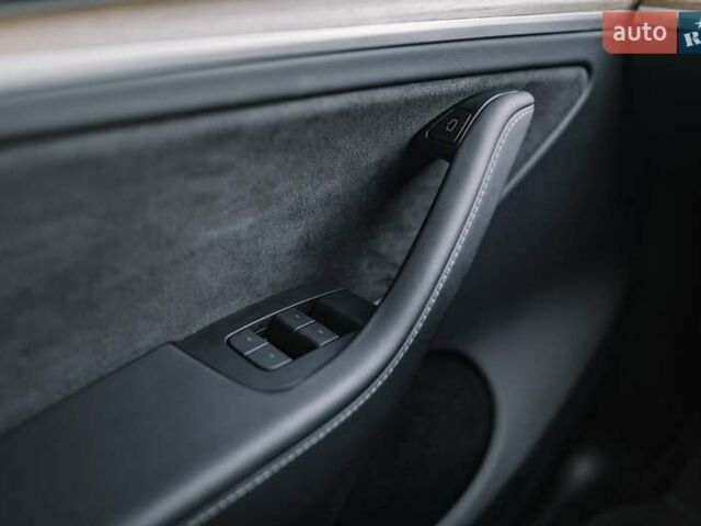 Сірий Тесла Model Y, об'ємом двигуна 0 л та пробігом 12 тис. км за 32500 $, фото 77 на Automoto.ua