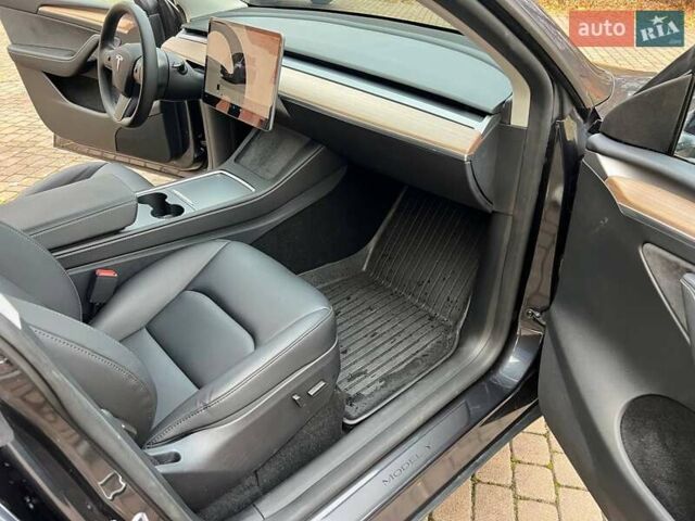 Серый Тесла Model Y, объемом двигателя 0 л и пробегом 4 тыс. км за 29900 $, фото 13 на Automoto.ua