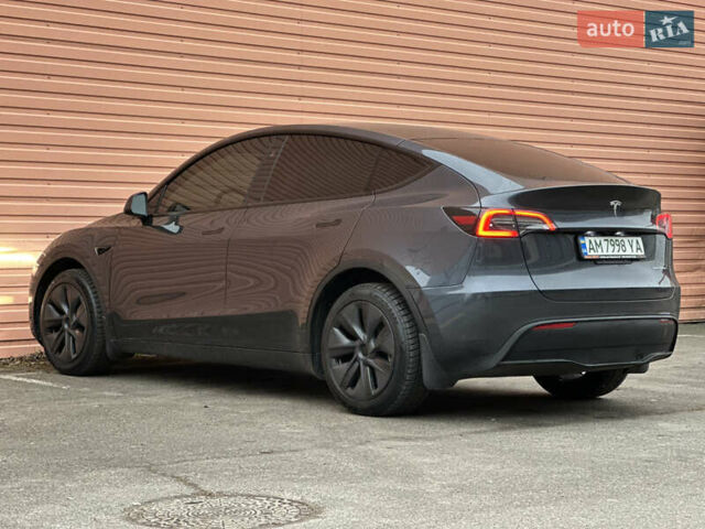 Серый Тесла Model Y, объемом двигателя 0 л и пробегом 2 тыс. км за 35490 $, фото 13 на Automoto.ua