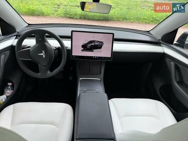Серый Тесла Model Y, объемом двигателя 0 л и пробегом 9 тыс. км за 29990 $, фото 19 на Automoto.ua