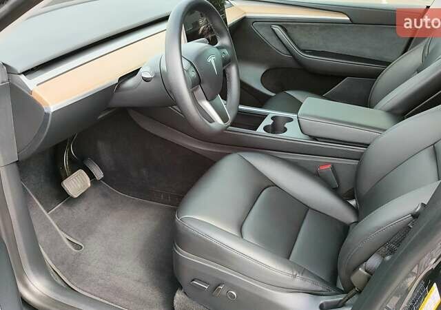 Серый Тесла Model Y, объемом двигателя 0 л и пробегом 11 тыс. км за 30599 $, фото 21 на Automoto.ua