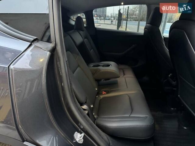 Сірий Тесла Model Y, об'ємом двигуна 0 л та пробігом 27 тис. км за 30900 $, фото 17 на Automoto.ua