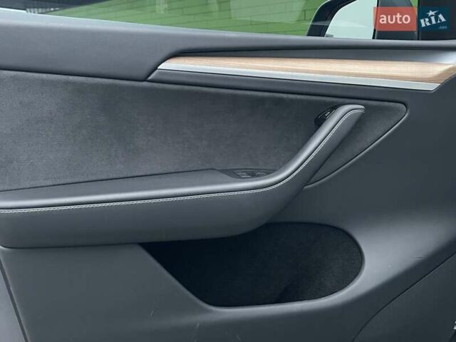 Серый Тесла Model Y, объемом двигателя 0 л и пробегом 25 тыс. км за 36700 $, фото 16 на Automoto.ua