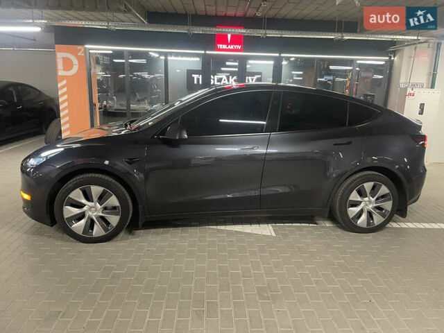 Серый Тесла Model Y, объемом двигателя 0 л и пробегом 15 тыс. км за 31999 $, фото 2 на Automoto.ua