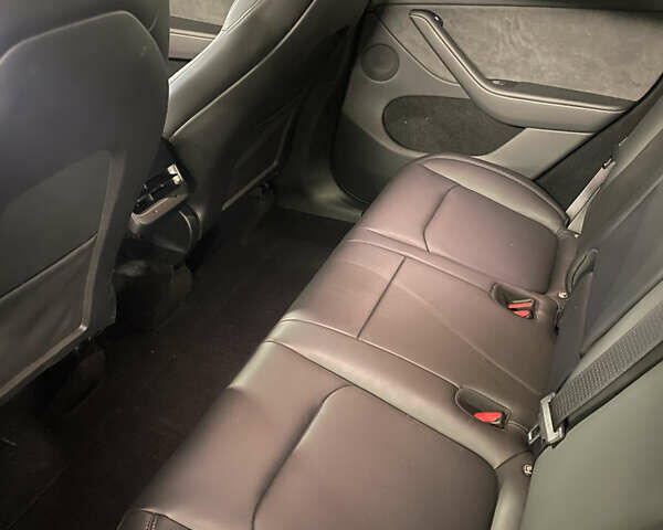 Серый Тесла Model Y, объемом двигателя 0 л и пробегом 15 тыс. км за 31999 $, фото 10 на Automoto.ua