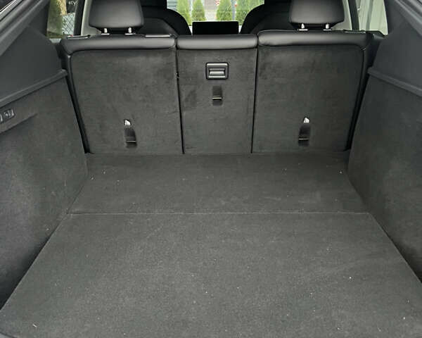 Серый Тесла Model Y, объемом двигателя 0 л и пробегом 33 тыс. км за 25000 $, фото 10 на Automoto.ua