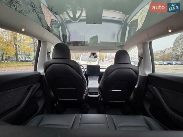 Серый Тесла Model Y, объемом двигателя 0 л и пробегом 39 тыс. км за 31700 $, фото 11 на Automoto.ua
