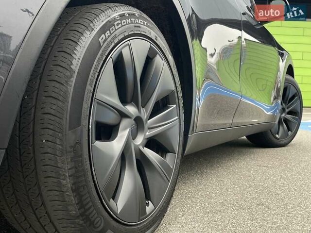 Серый Тесла Model Y, объемом двигателя 0 л и пробегом 22 тыс. км за 34700 $, фото 10 на Automoto.ua