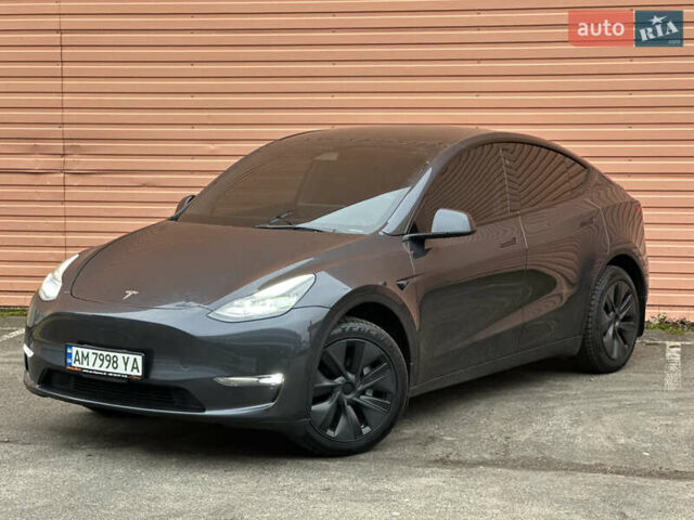 Серый Тесла Model Y, объемом двигателя 0 л и пробегом 2 тыс. км за 35490 $, фото 62 на Automoto.ua