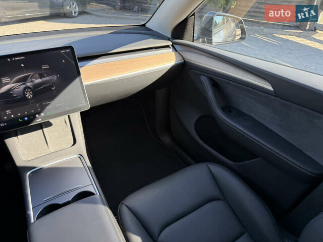 Серый Тесла Model Y, объемом двигателя 0 л и пробегом 12 тыс. км за 29500 $, фото 51 на Automoto.ua