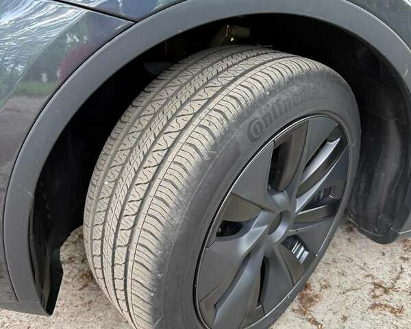 Серый Тесла Model Y, объемом двигателя 0 л и пробегом 9 тыс. км за 29990 $, фото 31 на Automoto.ua