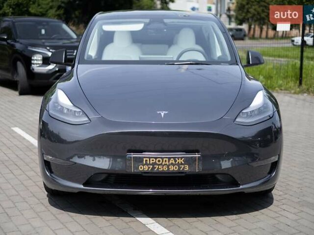 Серый Тесла Model Y, объемом двигателя 0 л и пробегом 24 тыс. км за 29500 $, фото 2 на Automoto.ua
