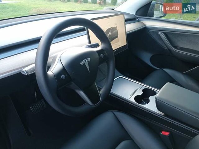 Серый Тесла Model Y, объемом двигателя 0 л и пробегом 7 тыс. км за 30800 $, фото 13 на Automoto.ua