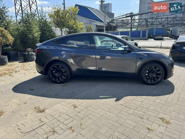 Серый Тесла Model Y, объемом двигателя 0 л и пробегом 4 тыс. км за 33333 $, фото 5 на Automoto.ua