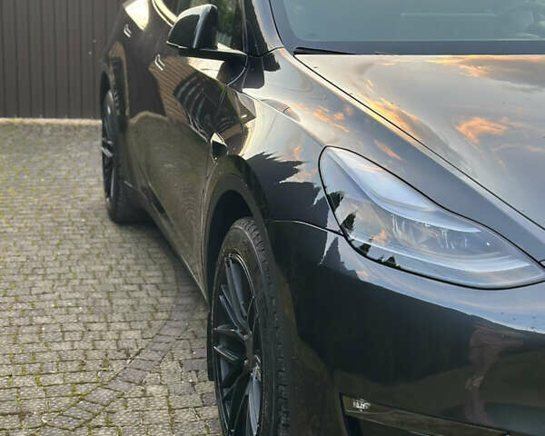 Серый Тесла Model Y, объемом двигателя 0 л и пробегом 17 тыс. км за 28000 $, фото 5 на Automoto.ua
