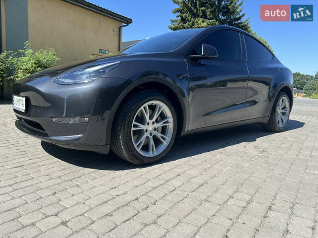Серый Тесла Model Y, объемом двигателя 0 л и пробегом 12 тыс. км за 30000 $, фото 7 на Automoto.ua