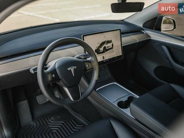 Серый Тесла Model Y, объемом двигателя 0 л и пробегом 6 тыс. км за 33500 $, фото 45 на Automoto.ua