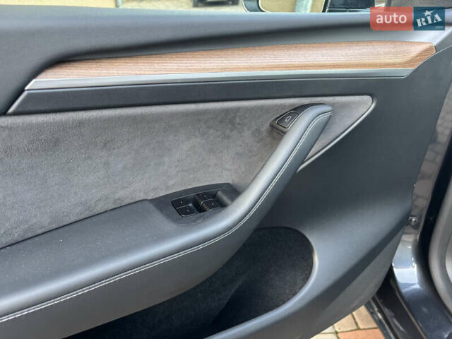 Сірий Тесла Model Y, об'ємом двигуна 0 л та пробігом 9 тис. км за 29900 $, фото 11 на Automoto.ua