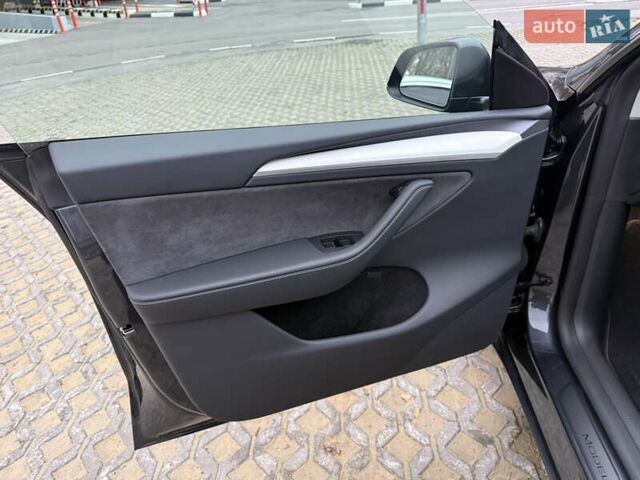 Серый Тесла Model Y, объемом двигателя 0 л и пробегом 5 тыс. км за 29490 $, фото 16 на Automoto.ua