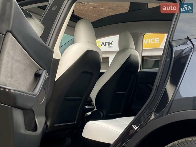 Сірий Тесла Model Y, об'ємом двигуна 0 л та пробігом 23 тис. км за 31999 $, фото 15 на Automoto.ua