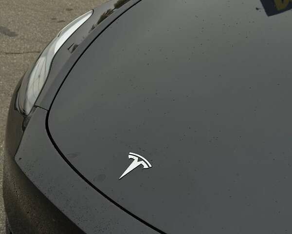 Серый Тесла Model Y, объемом двигателя 0 л и пробегом 38 тыс. км за 33500 $, фото 16 на Automoto.ua