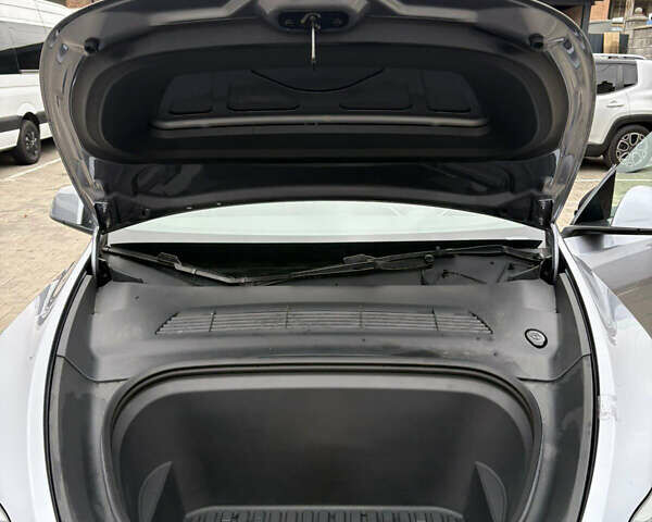 Серый Тесла Model Y, объемом двигателя 0 л и пробегом 17 тыс. км за 34300 $, фото 17 на Automoto.ua