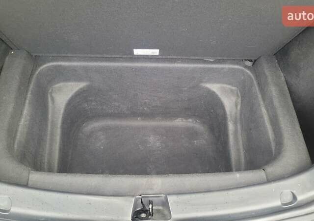 Серый Тесла Model Y, объемом двигателя 0 л и пробегом 30 тыс. км за 29999 $, фото 4 на Automoto.ua