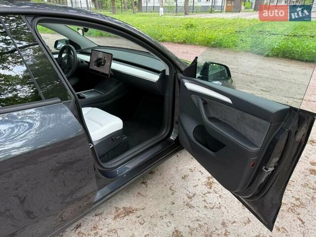 Серый Тесла Model Y, объемом двигателя 0 л и пробегом 9 тыс. км за 29990 $, фото 12 на Automoto.ua