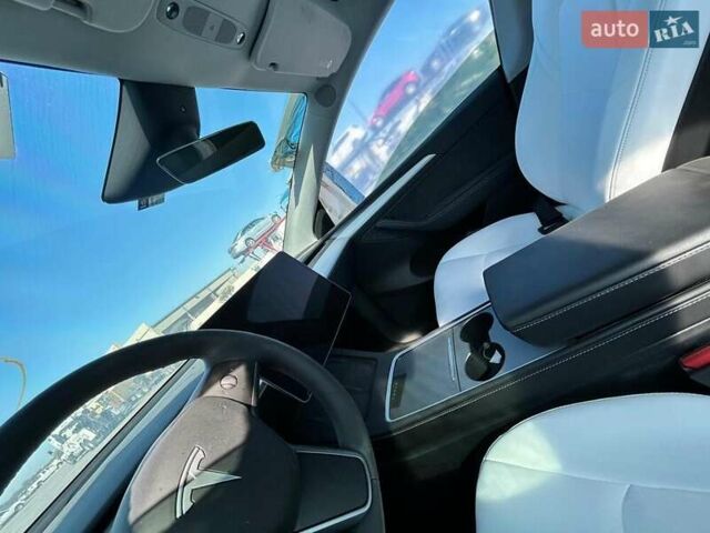 Серый Тесла Model Y, объемом двигателя 0 л и пробегом 26 тыс. км за 21800 $, фото 17 на Automoto.ua