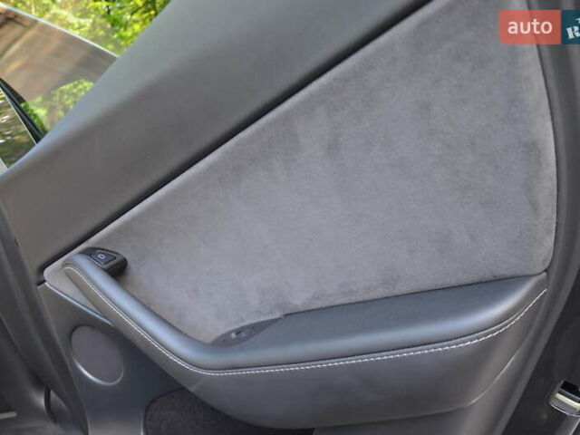Серый Тесла Model Y, объемом двигателя 0 л и пробегом 51 тыс. км за 35800 $, фото 59 на Automoto.ua
