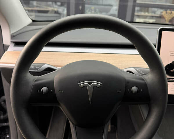 Сірий Тесла Model Y, об'ємом двигуна 0 л та пробігом 31 тис. км за 24499 $, фото 12 на Automoto.ua