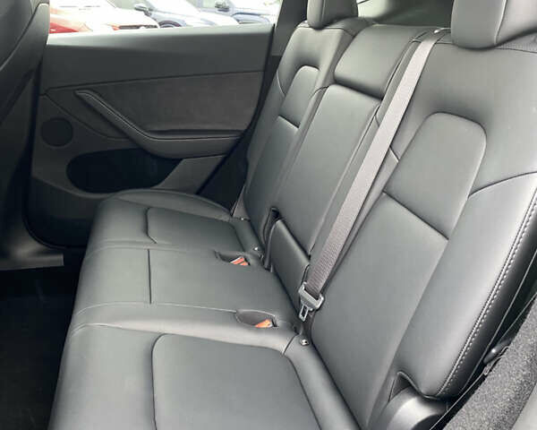 Серый Тесла Model Y, объемом двигателя 0 л и пробегом 25 тыс. км за 33900 $, фото 29 на Automoto.ua