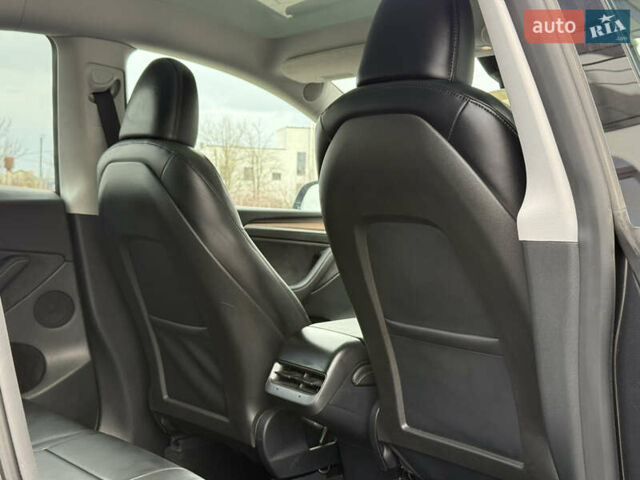 Сірий Тесла Model Y, об'ємом двигуна 0 л та пробігом 13 тис. км за 29999 $, фото 56 на Automoto.ua