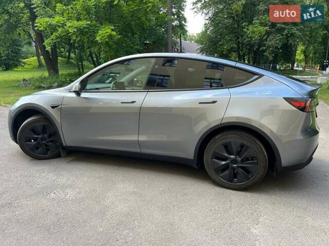 Серый Тесла Model Y, объемом двигателя 0 л и пробегом 3 тыс. км за 25500 $, фото 2 на Automoto.ua