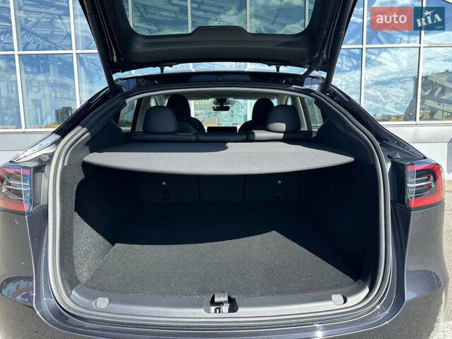 Серый Тесла Model Y, объемом двигателя 0 л и пробегом 1 тыс. км за 35490 $, фото 26 на Automoto.ua