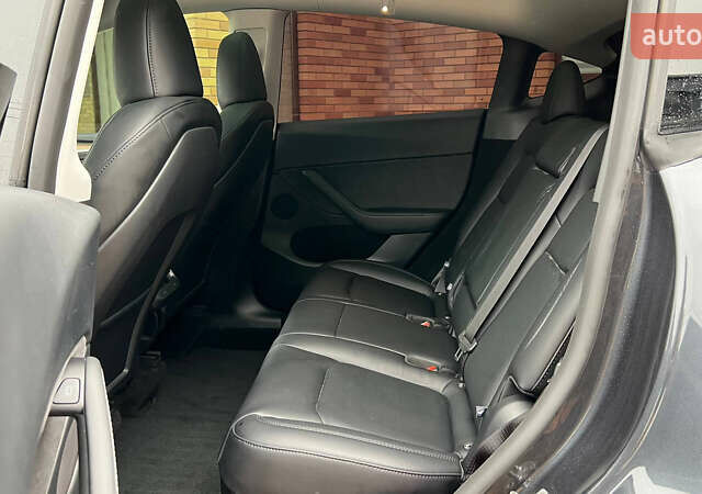 Серый Тесла Model Y, объемом двигателя 0 л и пробегом 21 тыс. км за 24000 $, фото 12 на Automoto.ua